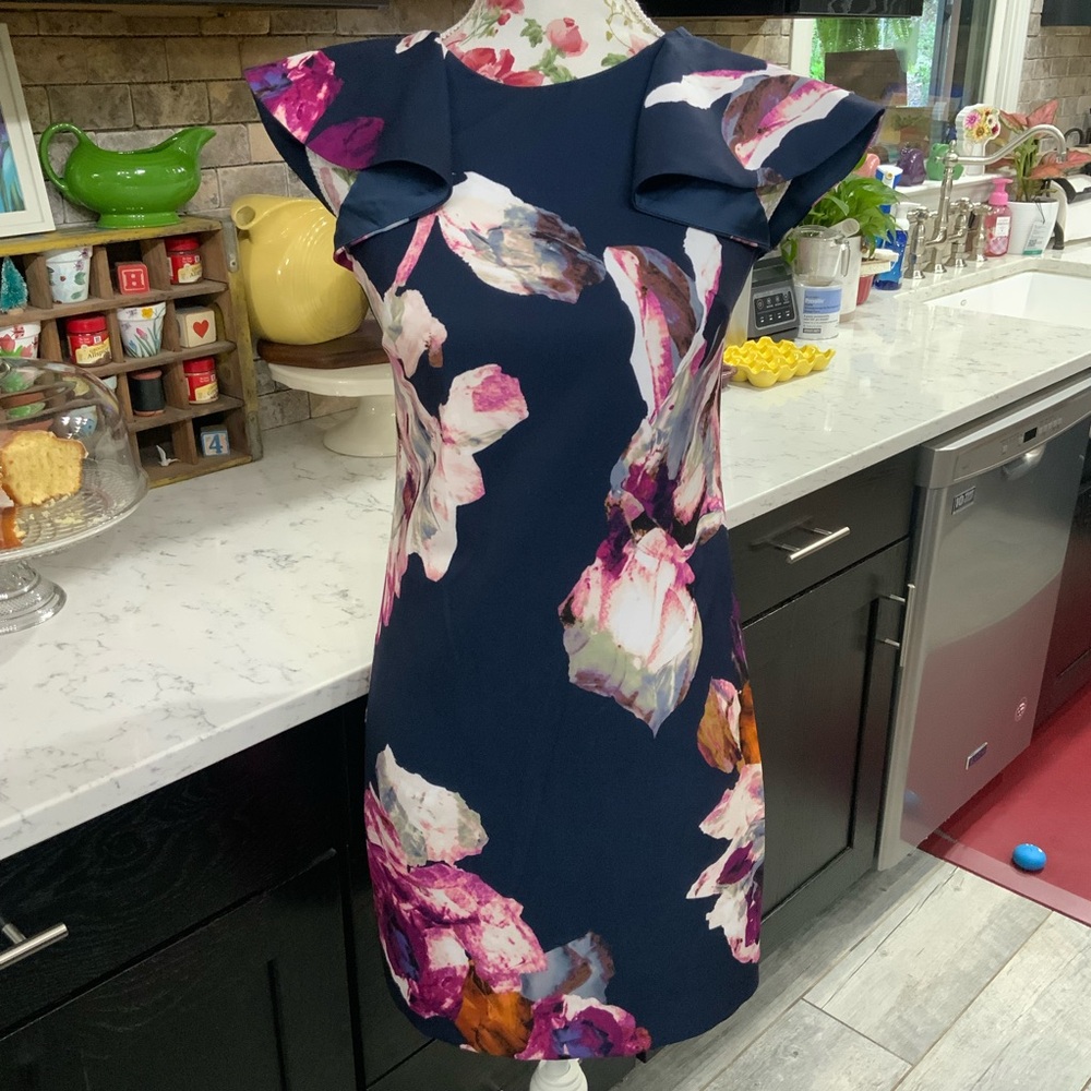 Trina Turk Jasey Ruffle Sleeve Shift Dress Women's XS Lush Roses Scuba Print